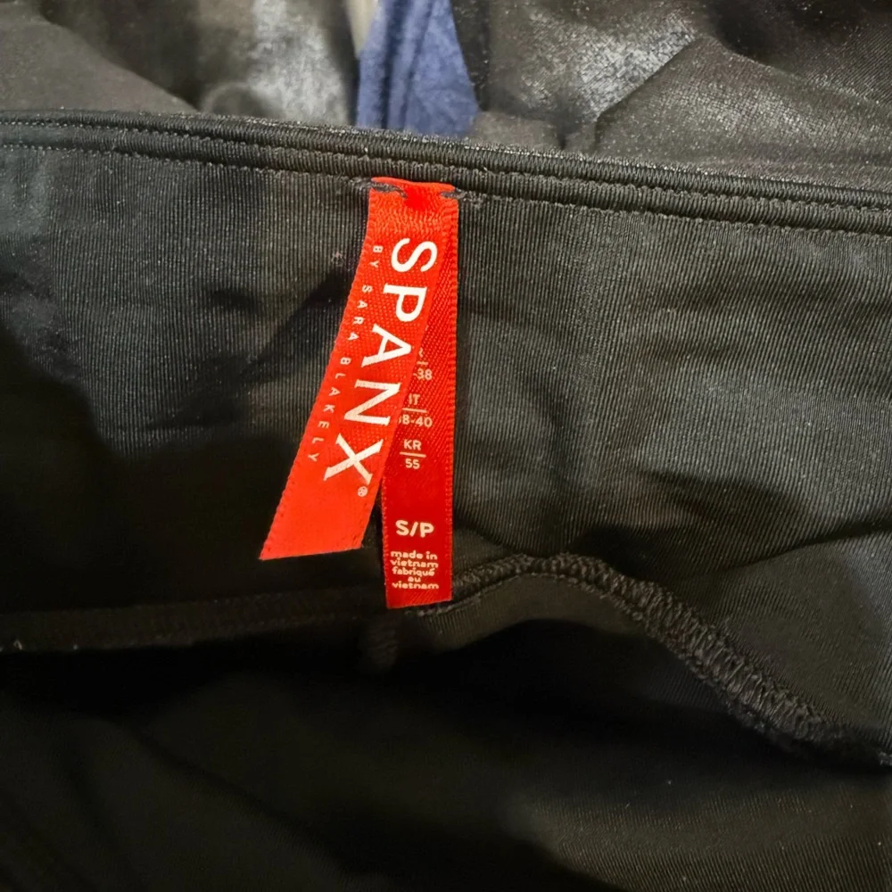 SPANX Faux Leather Leggings - Picture 10 of 11
